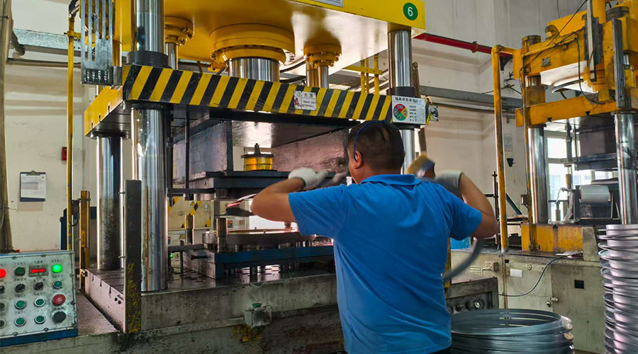 金環(huán)電器的滾筒干衣機(jī)如何適應(yīng)游艇、輪船等特殊海洋環(huán)境，確保高安全性和穩(wěn)定性？