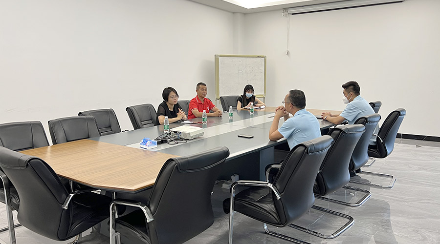 排憂難 提信心！鶴城鎮(zhèn)書記蒞臨金環(huán)電器開展暖企活動(dòng)