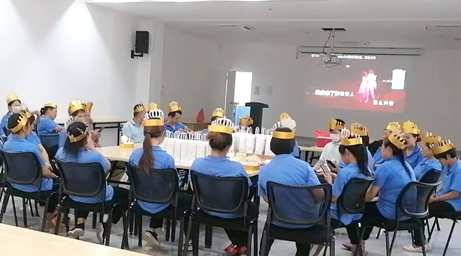 歡聚一堂 溫暖相伴！金環(huán)電器舉辦9月員工生日會(huì)