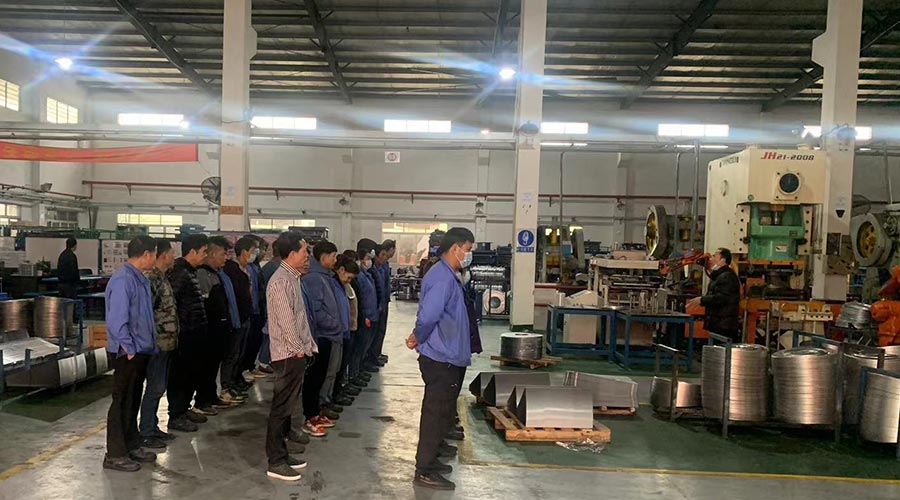 意氣奮發(fā)！金環(huán)電器沖壓車間組織人員開展例行早會